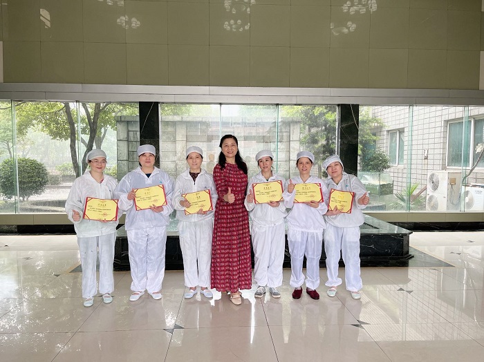 1653980861167785.jpg 颁奖.jpg